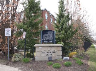 5530 Glen Erin Dr #140, Mississauga, ON L5M 6E8