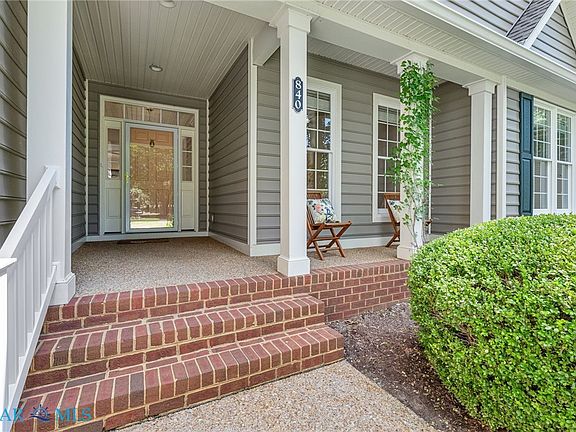 3rd image of 840 Middle Gate