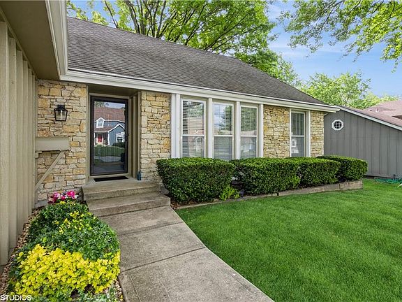 3rd image of 10009 Perry Dr