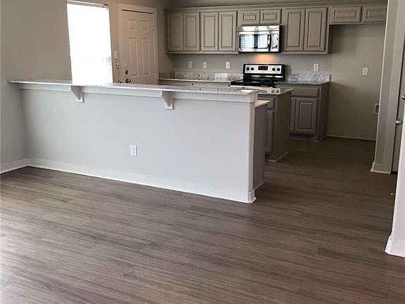 5th image of 9938 Ironhorse Dr