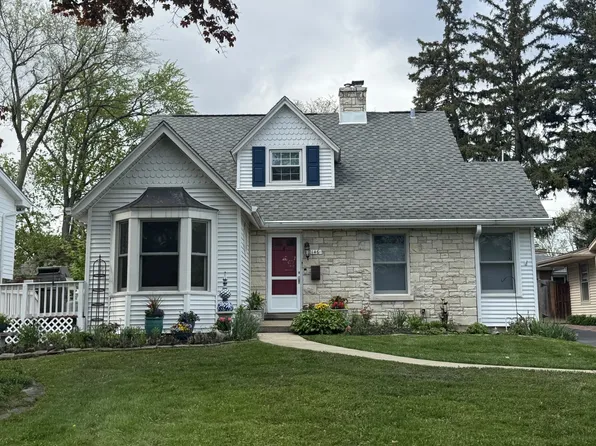 146 Juliet Ct, Clarendon Hills, IL 60514