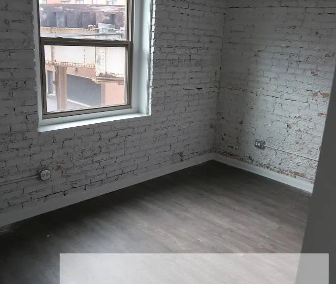 932 W Dakin St #201 — Photo 4