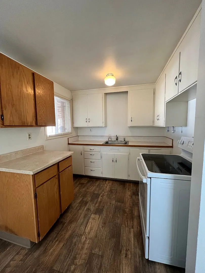 Cozy 2 Bedroom 1 Bath House! Price Reduced!! — Photo 3