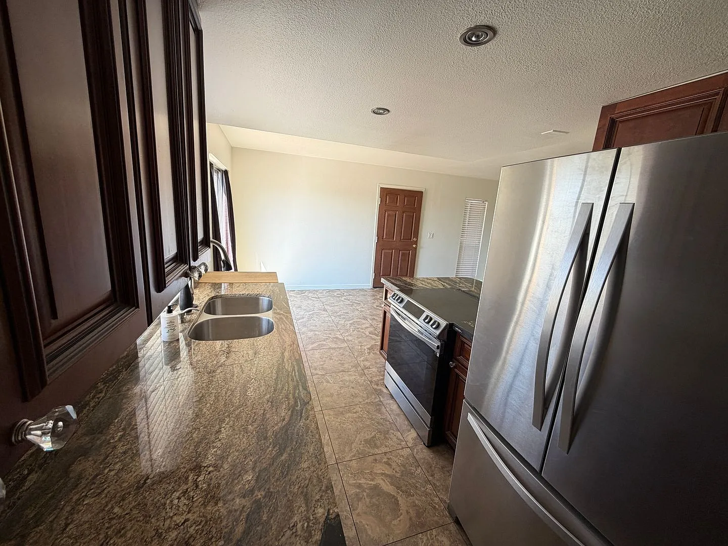 Charming 2 Bed/1 Bath in Great Location Close to Hiking/Walking Path — Photo 3