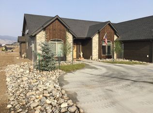 227 Cooper Ln W, Cody, WY 82414