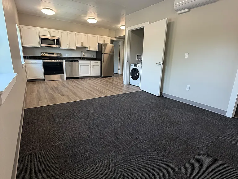 400 Riverside Dr #CHATLOSC3063 — Photo 1