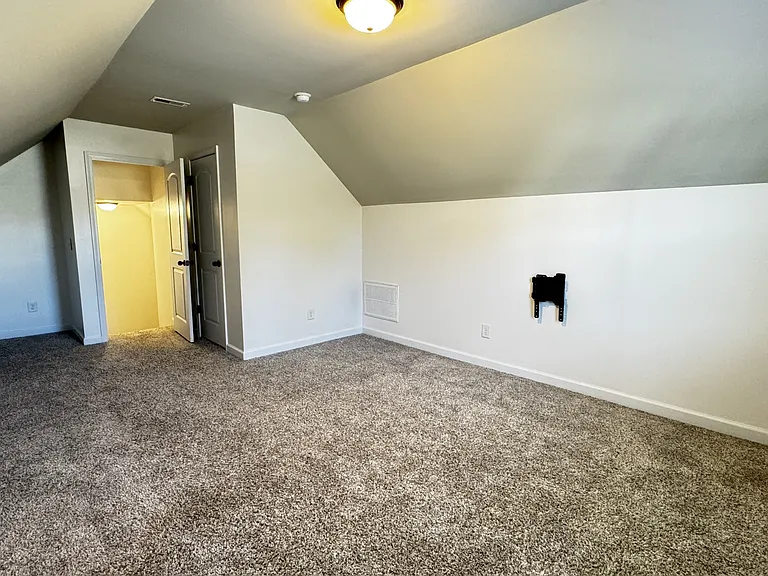225 Westfield Dr — Photo 14