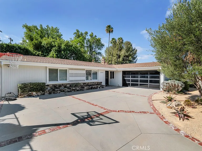 20509 Rhoda St — Photo 17
