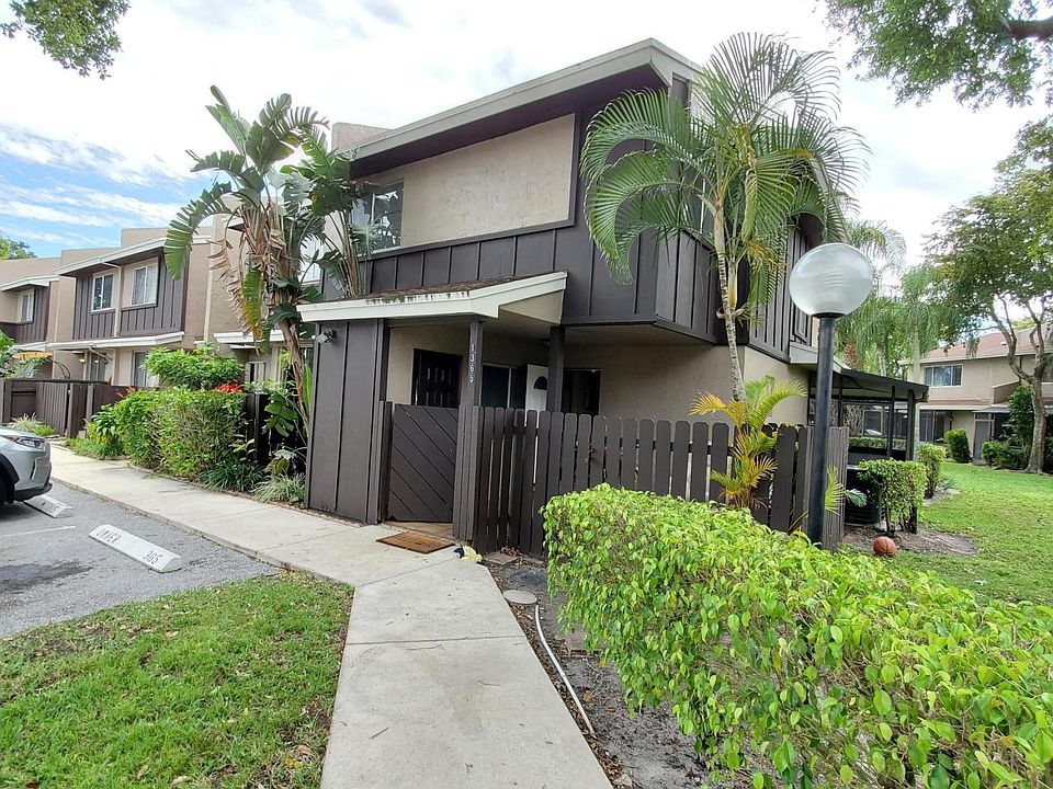 1st image of 1365 Sussex Dr #1365