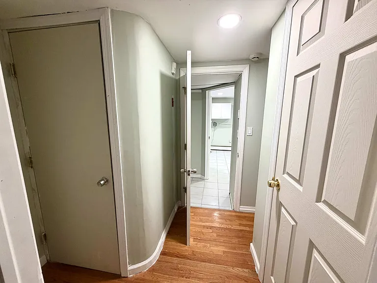 52 Deepdale Dr — Photo 11