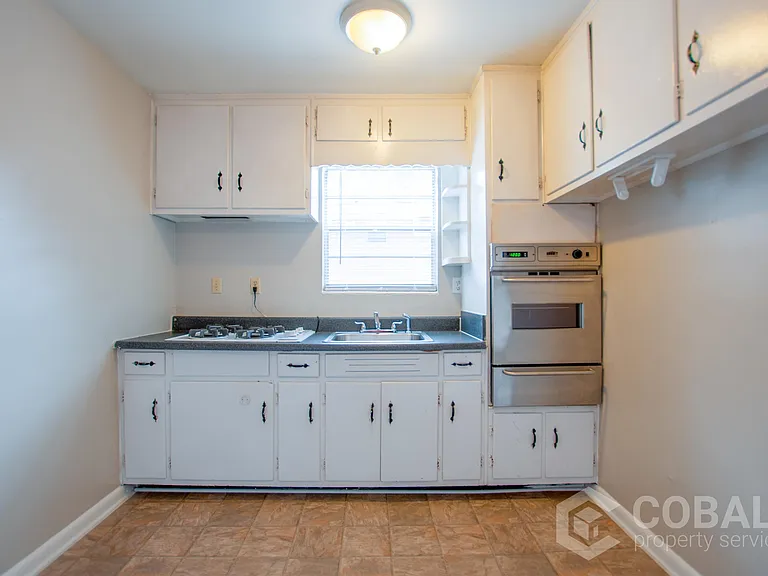 896 Greenwood Ave NE — Photo 23