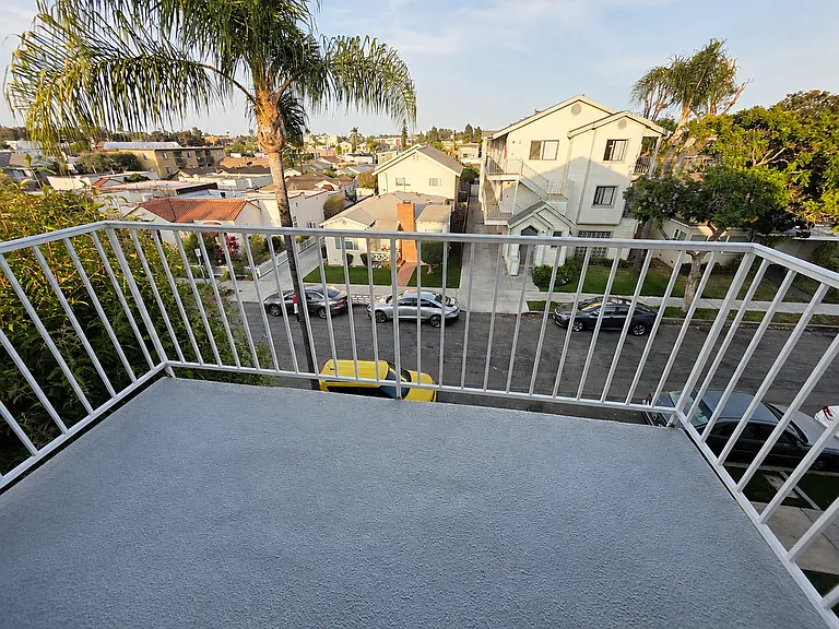 1133 Mira Mar Ave — Photo 20