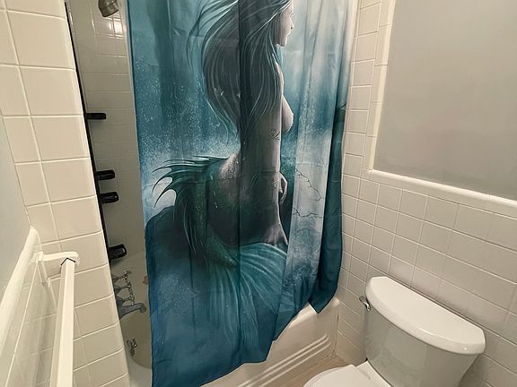 5th image of 217 Rich Ave APT 1