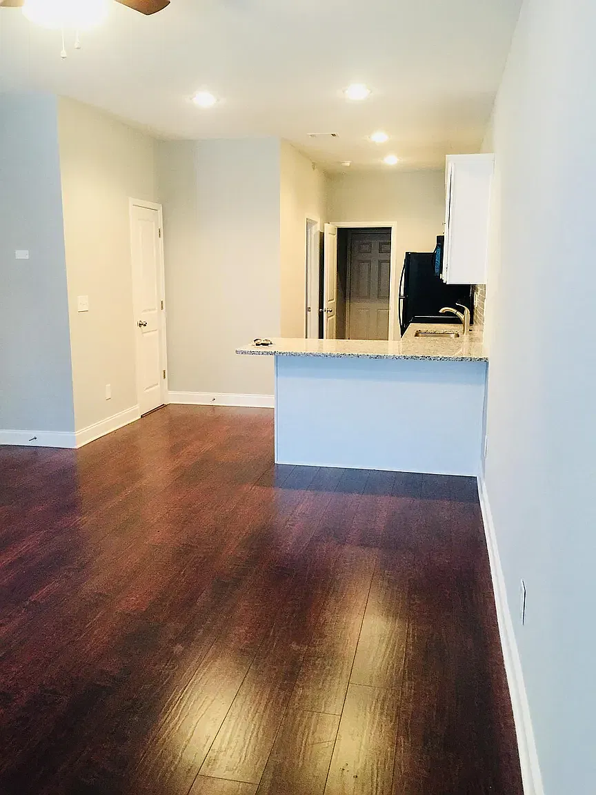 1010 Binghampton Cir — Photo 3