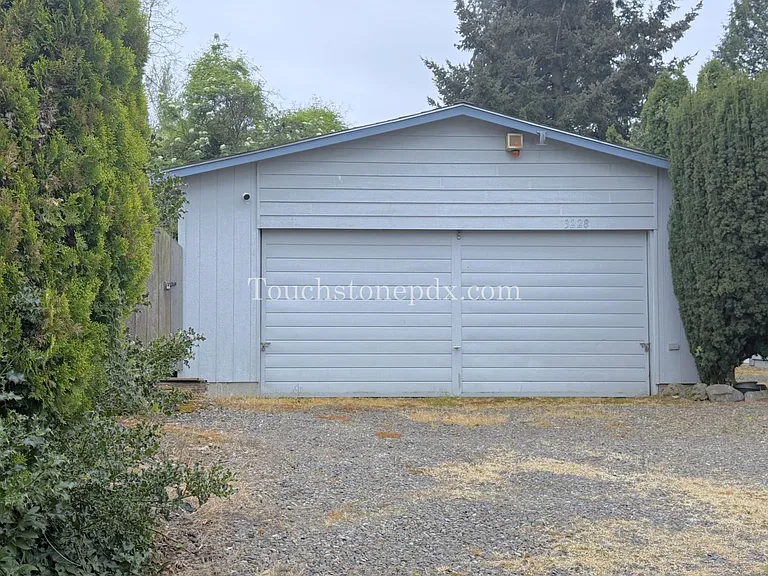 3224 SE Floss St — Photo 16