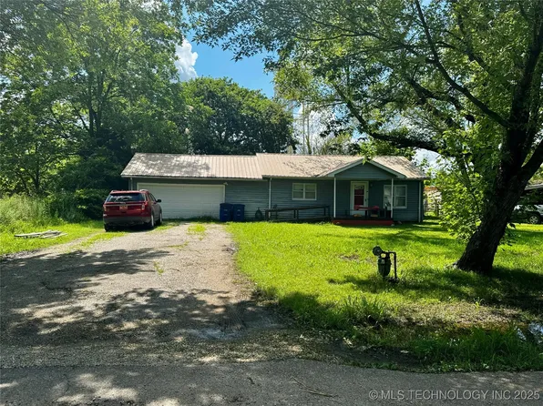 406 Cherokee St, South Coffeyville, OK 74072