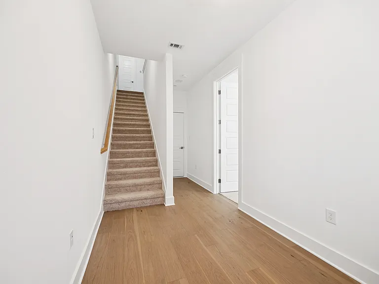 262 Harris St — Photo 1