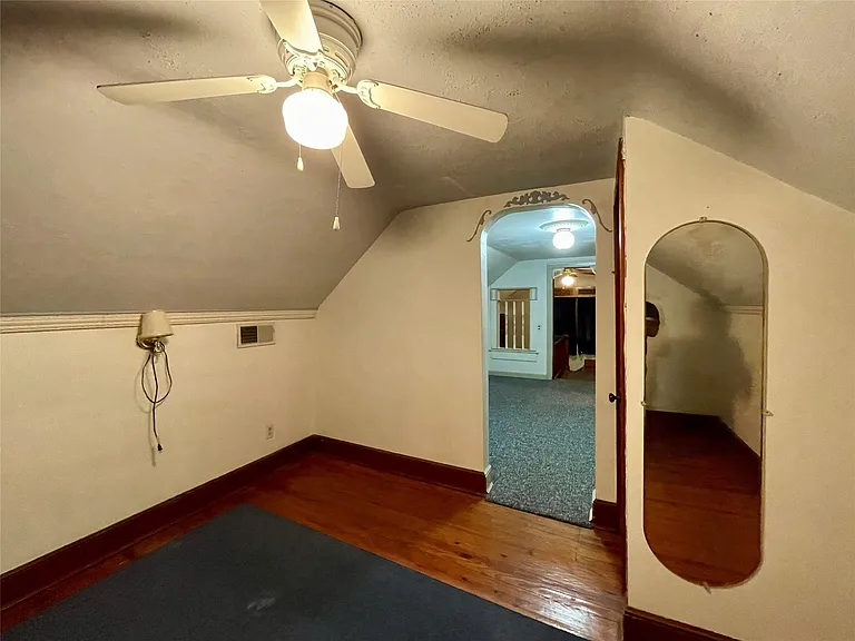 112 N Roosevelt Ave — Photo 10