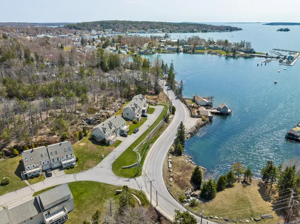 5 Village Court #3, Boothbay Harbor, ME 04538