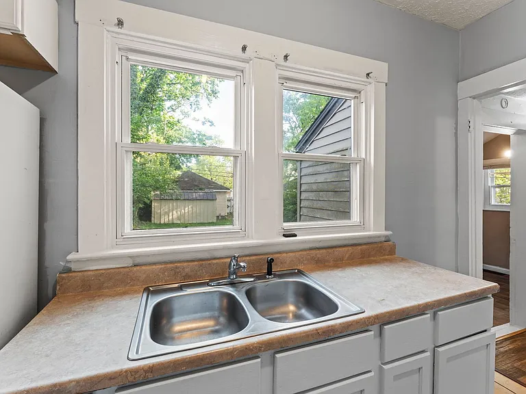 181 W Norman Ave — Photo 17