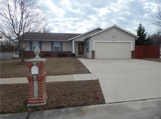 3249 Windwood Trails Dr, Saint Charles, MO 63303