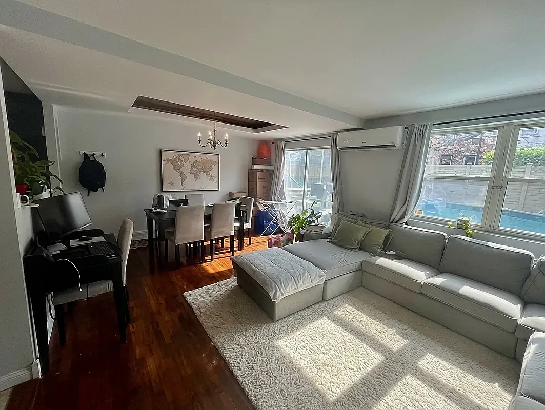 2128 East 9th Street — Photo 2