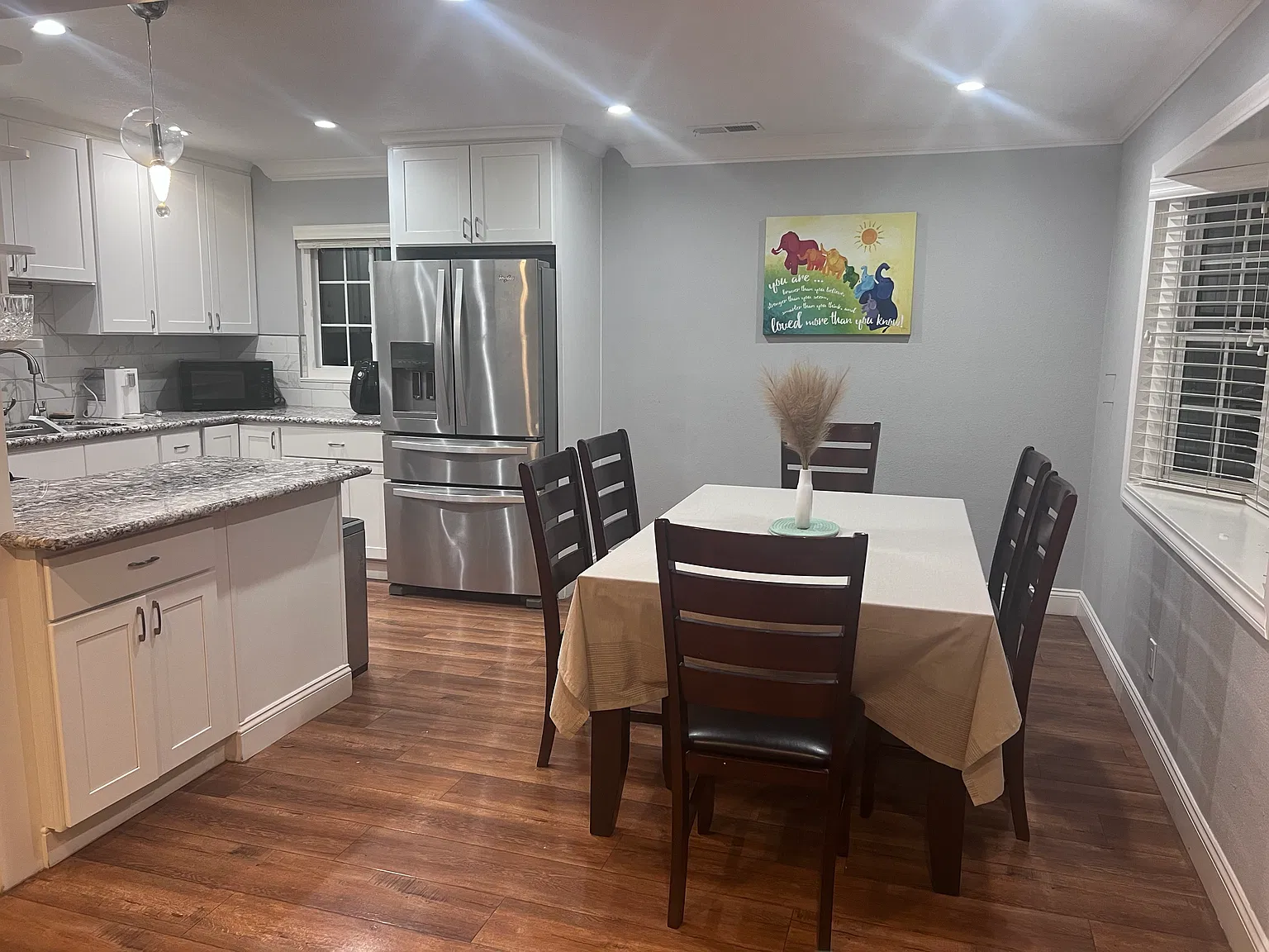 4 bed, 1320 sqft, $5,250 — Photo 3