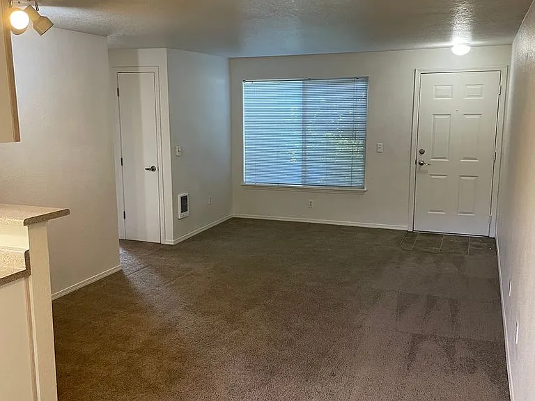 Bonita Court — Photo 15