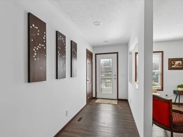 4333 Parkridge Ave #64, Pleasant Hill, IA 50327