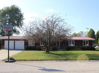 506 McWard Dr, Bowling Green, MO 63334