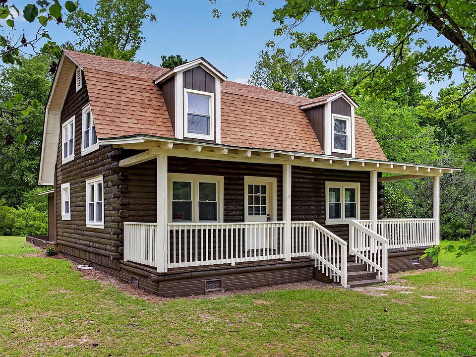 1st image of 621 Brookwood Cir