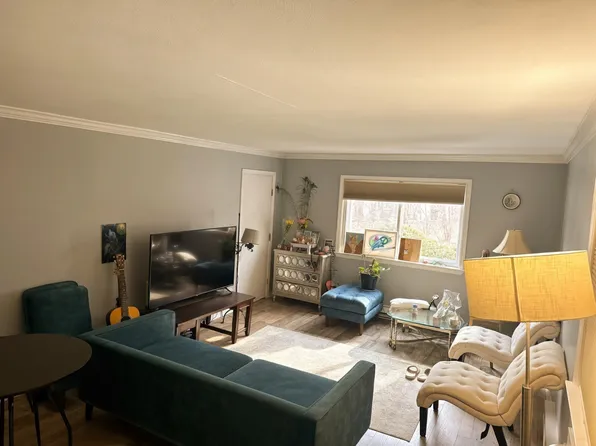 525 Fox Run Ln, Carmel, NY 10512