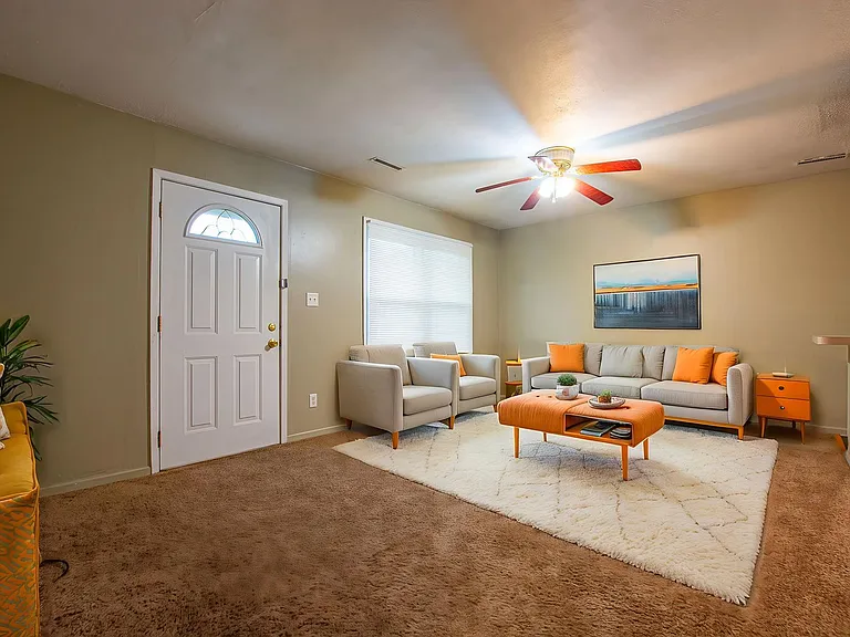 1410 Lindwood Dr — Photo 5
