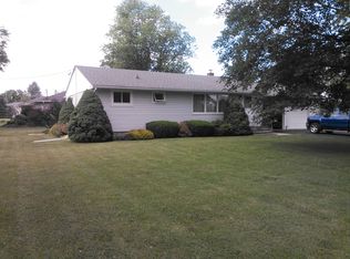 6355 Sherman Dr, Lockport, NY 14094