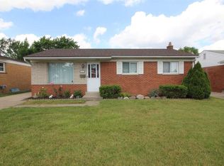 18041 E 13 Mile Rd, Fraser, MI 48026