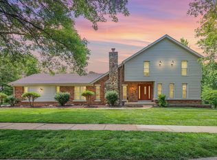 5002 Amberway Dr, Saint Louis, MO 63128