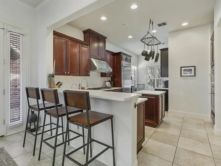 4724 Durham Dr — Photo 8