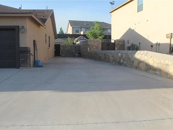 3rd image of 12031 Bradbury Dr