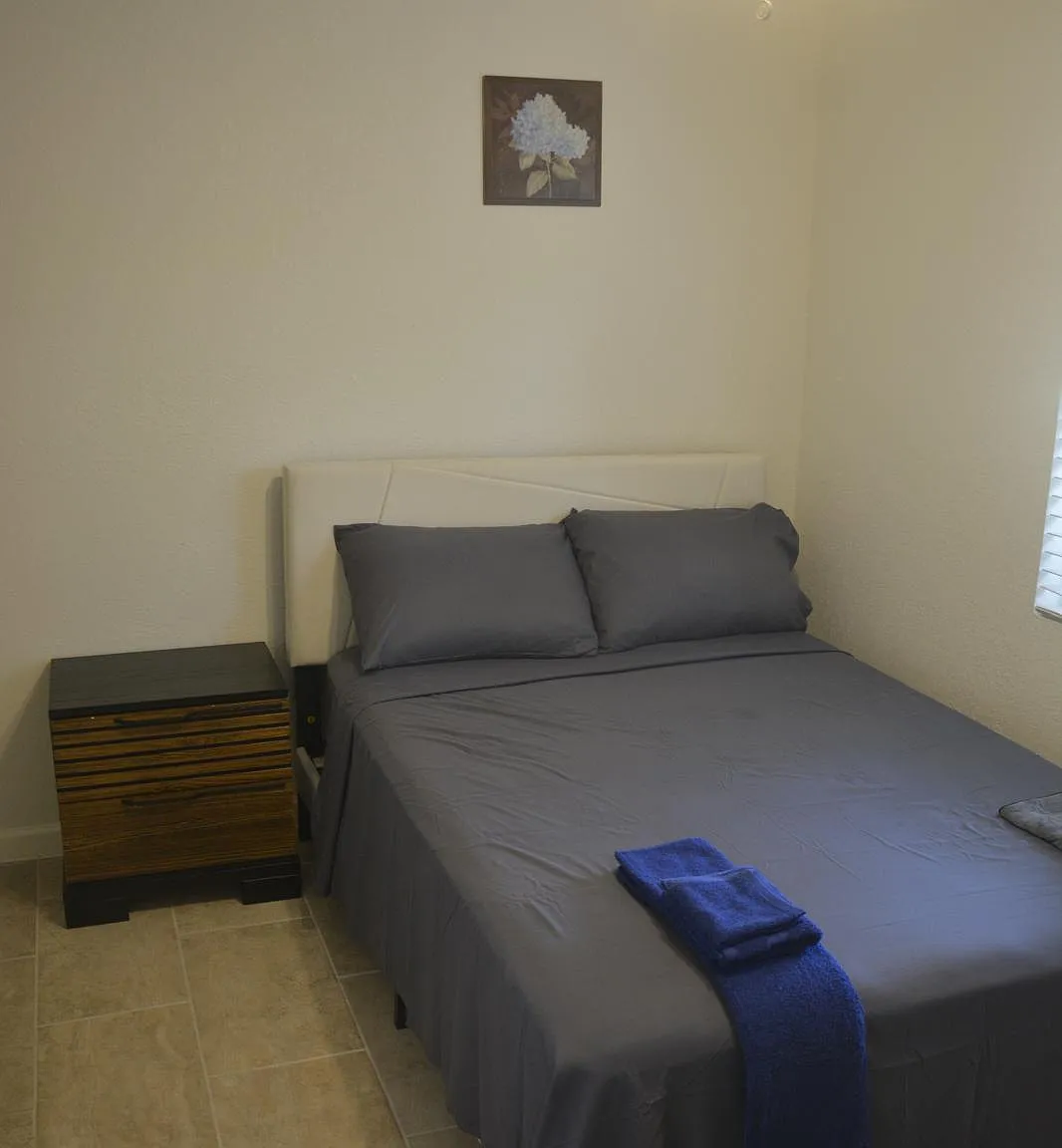 4 bed, 3.0 bath, 1350 sqft, $1,105 — Photo 2
