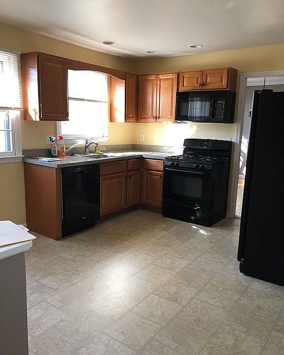 Eat in kitchen