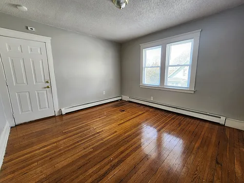 84 Elizabeth St Photo 1