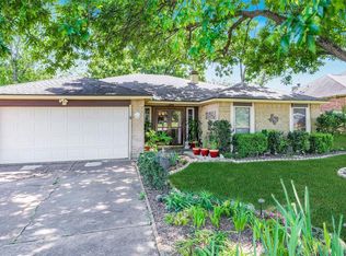 12650 Ridgecrest Dr, Willis, TX 77318