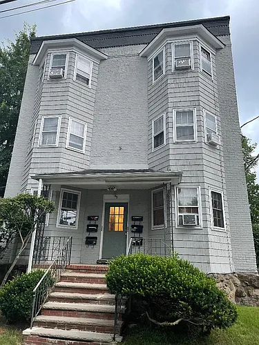 9 Cedar St Photo 1