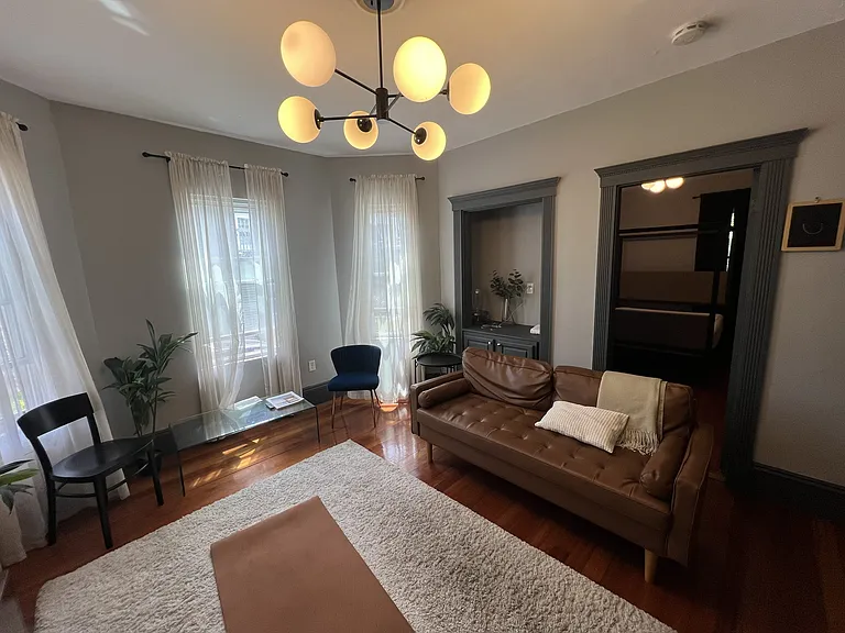 195 Hancock St #3 — Photo 2