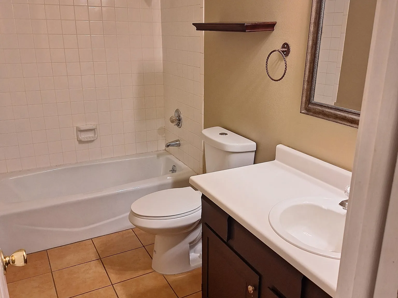 2147 Broadmoor Rd Circle — Photo 3