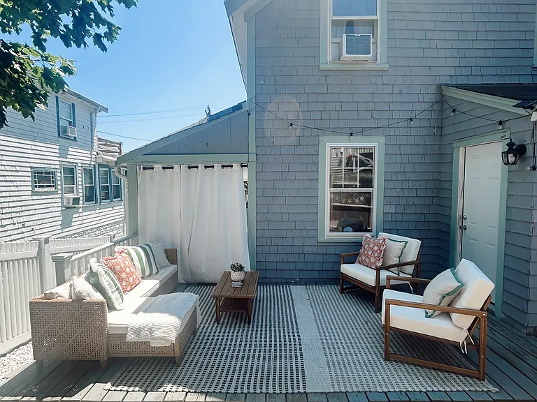 64 Bay St — Photo 24