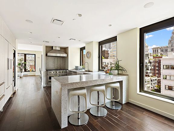 3rd image of 37 Warren St #Penthouse A