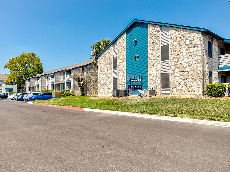 The Hills on Huebner — Photo 40