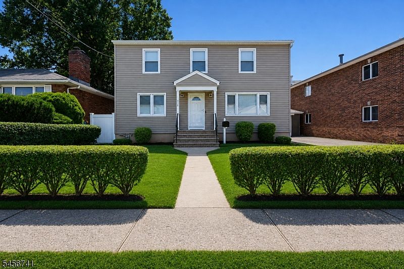 1st image of 418 President St