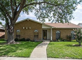 1825 Tree Line Dr, Carrollton, TX 75007